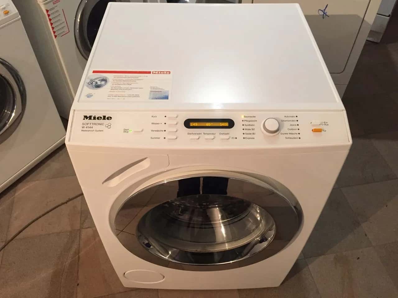 Ремонт стиральных машин Miele (Миле). Стиральная машина Miele (Миле) течет